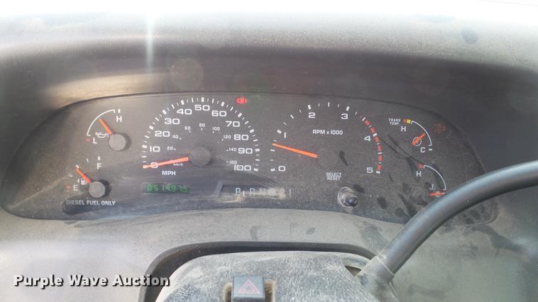 image for item DC5686 2002 Ford F350  XL Super Duty dump bed pickup truck