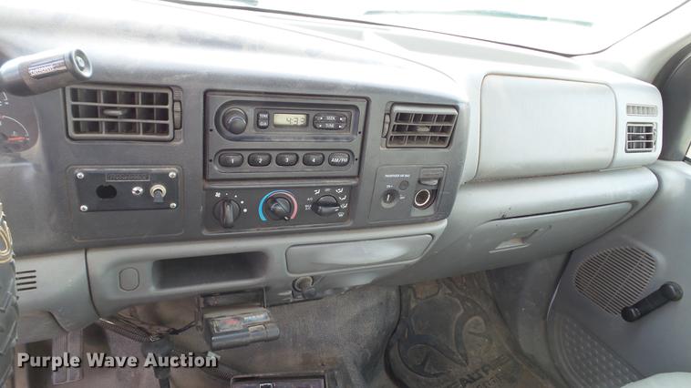 image for item DC5686 2002 Ford F350  XL Super Duty dump bed pickup truck