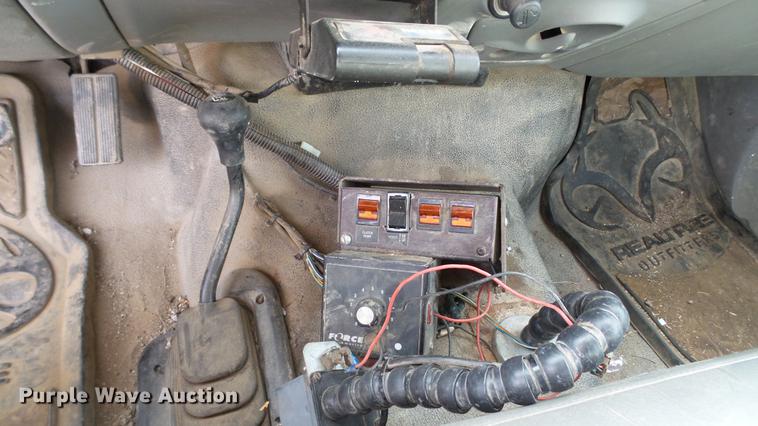 image for item DC5686 2002 Ford F350  XL Super Duty dump bed pickup truck