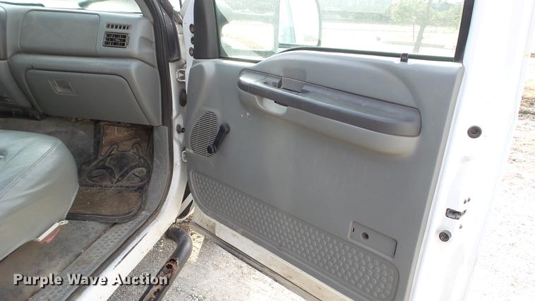 image for item DC5686 2002 Ford F350  XL Super Duty dump bed pickup truck