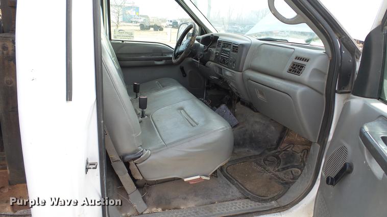 image for item DC5686 2002 Ford F350  XL Super Duty dump bed pickup truck