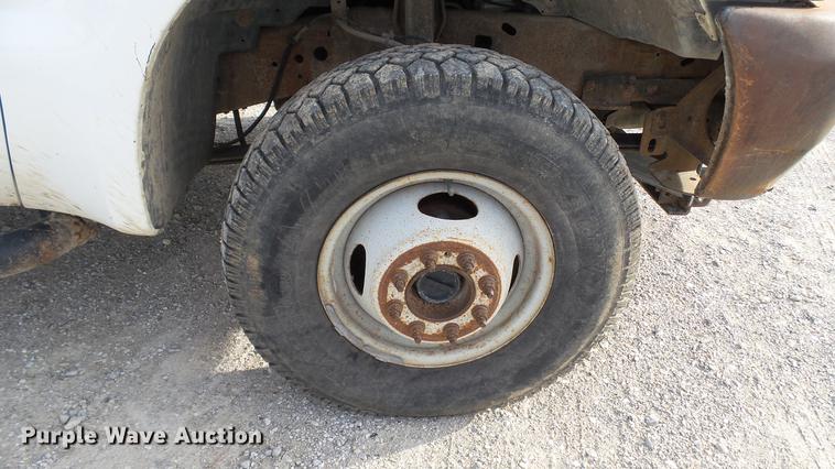 image for item DC5686 2002 Ford F350  XL Super Duty dump bed pickup truck