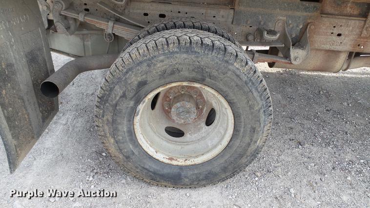 image for item DC5686 2002 Ford F350  XL Super Duty dump bed pickup truck