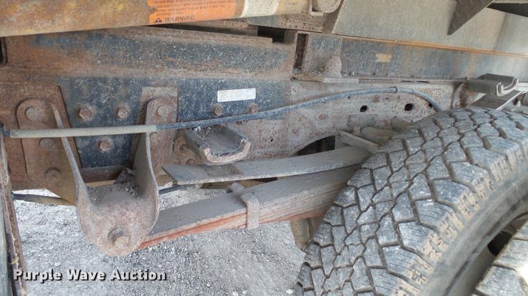 image for item DC5686 2002 Ford F350  XL Super Duty dump bed pickup truck