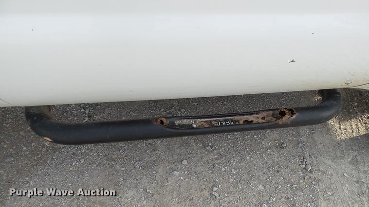 image for item DC5686 2002 Ford F350  XL Super Duty dump bed pickup truck