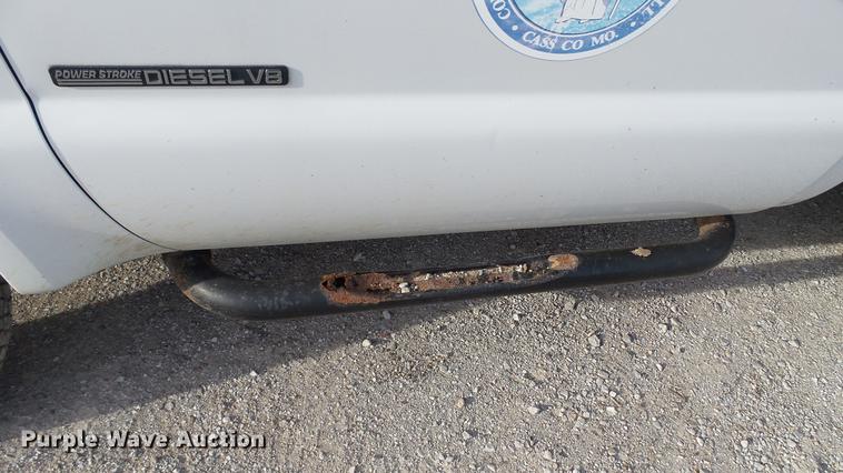 image for item DC5686 2002 Ford F350  XL Super Duty dump bed pickup truck