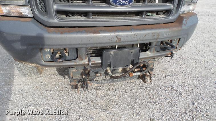 image for item DC5686 2002 Ford F350  XL Super Duty dump bed pickup truck