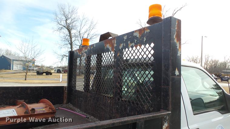 image for item DC5686 2002 Ford F350  XL Super Duty dump bed pickup truck