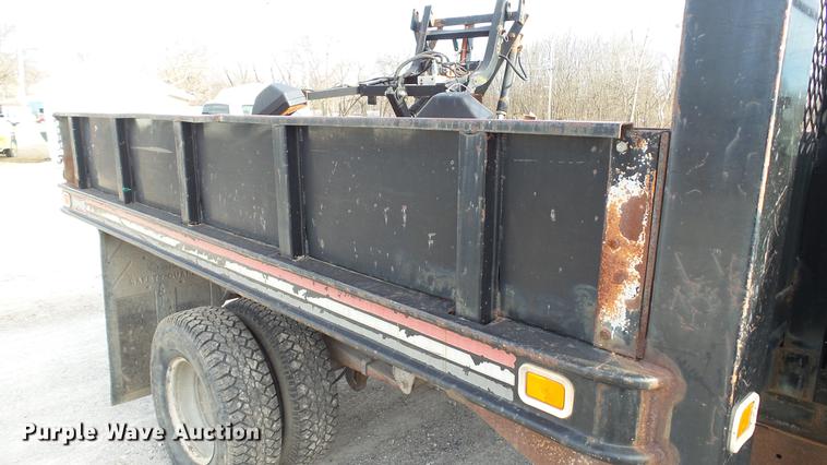 image for item DC5686 2002 Ford F350  XL Super Duty dump bed pickup truck