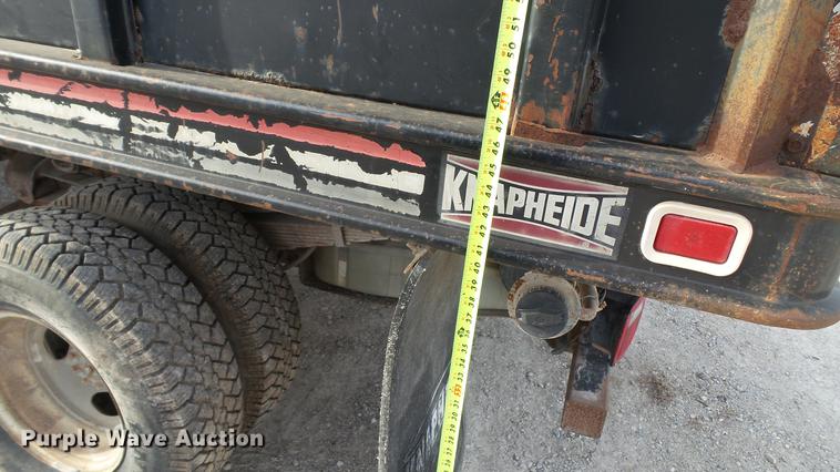 image for item DC5686 2002 Ford F350  XL Super Duty dump bed pickup truck