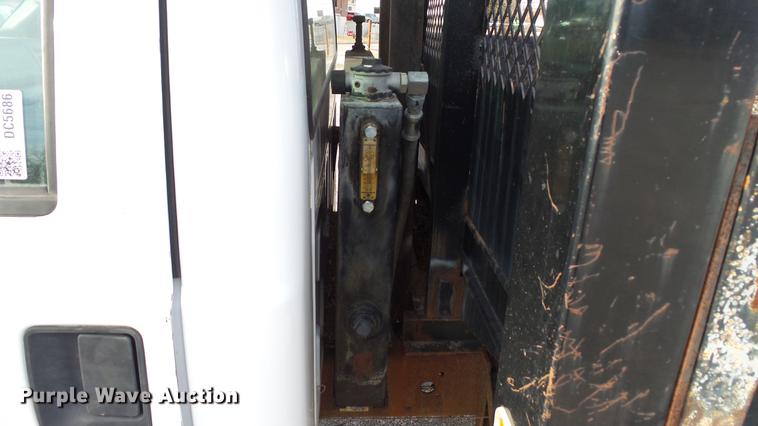 image for item DC5686 2002 Ford F350  XL Super Duty dump bed pickup truck