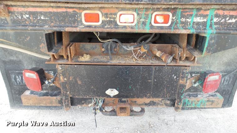 image for item DC5686 2002 Ford F350  XL Super Duty dump bed pickup truck