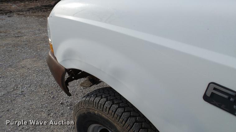 image for item DC5686 2002 Ford F350  XL Super Duty dump bed pickup truck