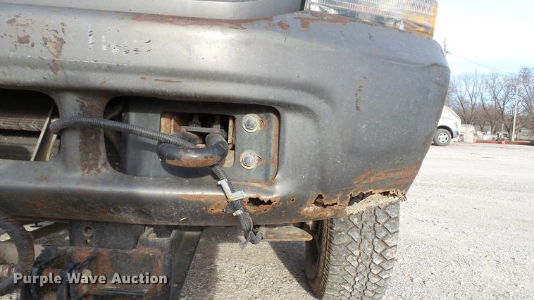 image for item DC5686 2002 Ford F350  XL Super Duty dump bed pickup truck