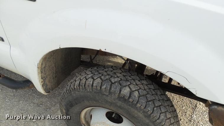 image for item DC5686 2002 Ford F350  XL Super Duty dump bed pickup truck