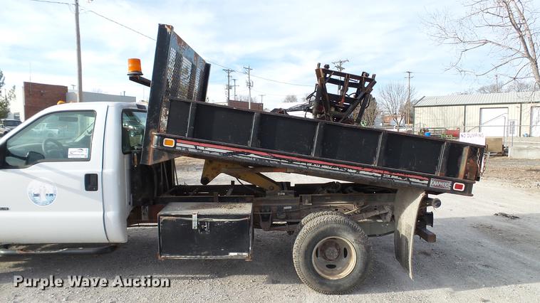 image for item DC5686 2002 Ford F350  XL Super Duty dump bed pickup truck