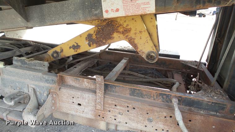 image for item DC5686 2002 Ford F350  XL Super Duty dump bed pickup truck