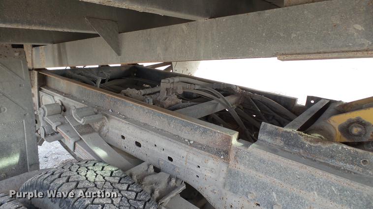 image for item DC5686 2002 Ford F350  XL Super Duty dump bed pickup truck