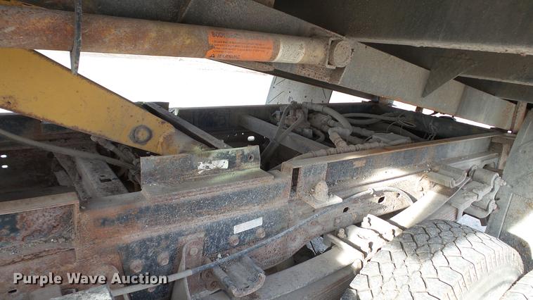 image for item DC5686 2002 Ford F350  XL Super Duty dump bed pickup truck