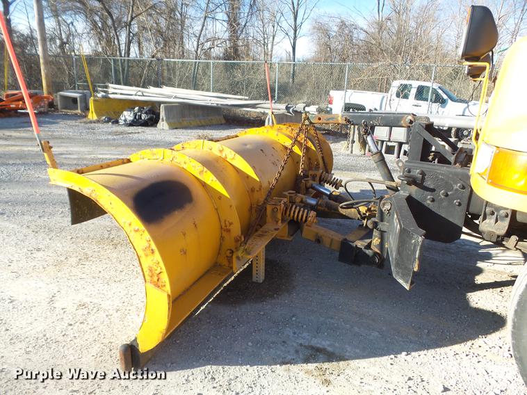 image for item DC7426 2001 International 4900 Crew Cab dump truck