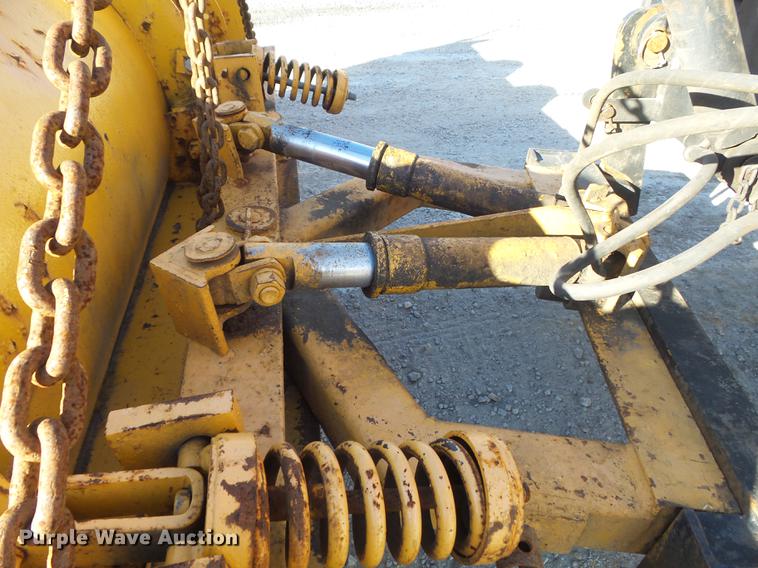 image for item DC7426 2001 International 4900 Crew Cab dump truck