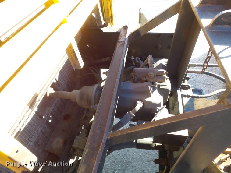 image for item DC7426 2001 International 4900 Crew Cab dump truck