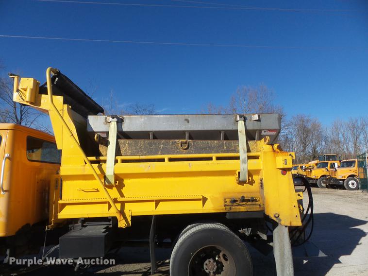 image for item DC7426 2001 International 4900 Crew Cab dump truck