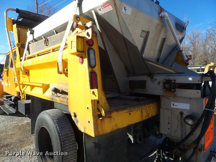 image for item DC7426 2001 International 4900 Crew Cab dump truck