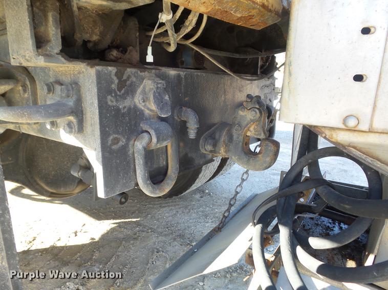 image for item DC7426 2001 International 4900 Crew Cab dump truck