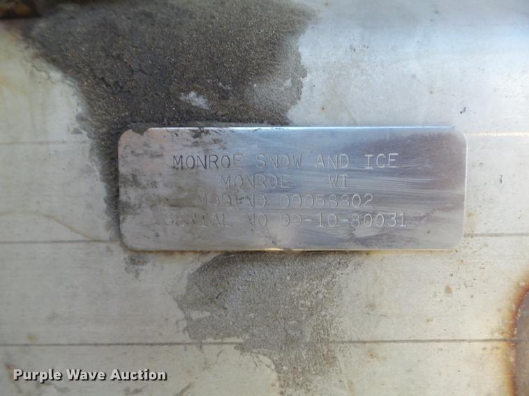 image for item DC7426 2001 International 4900 Crew Cab dump truck