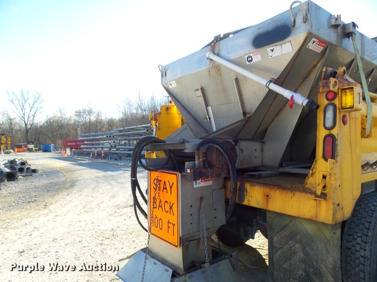 image for item DC7426 2001 International 4900 Crew Cab dump truck