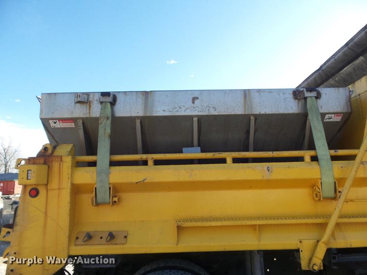 image for item DC7426 2001 International 4900 Crew Cab dump truck