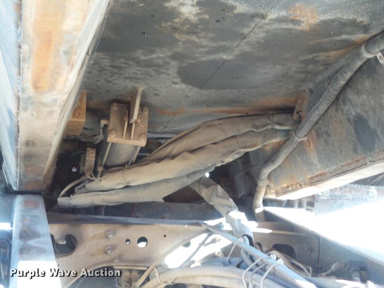 image for item DC7426 2001 International 4900 Crew Cab dump truck