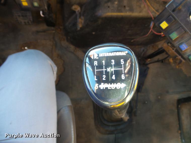 image for item DC7426 2001 International 4900 Crew Cab dump truck