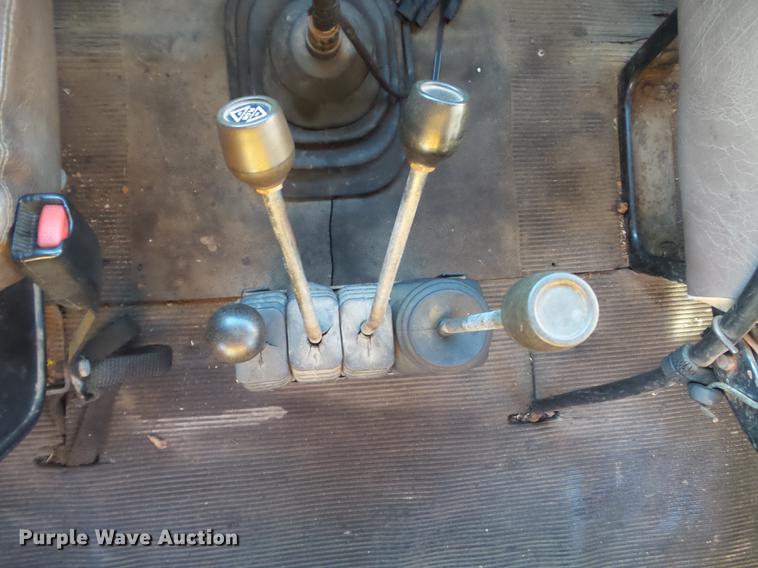 image for item DC7426 2001 International 4900 Crew Cab dump truck