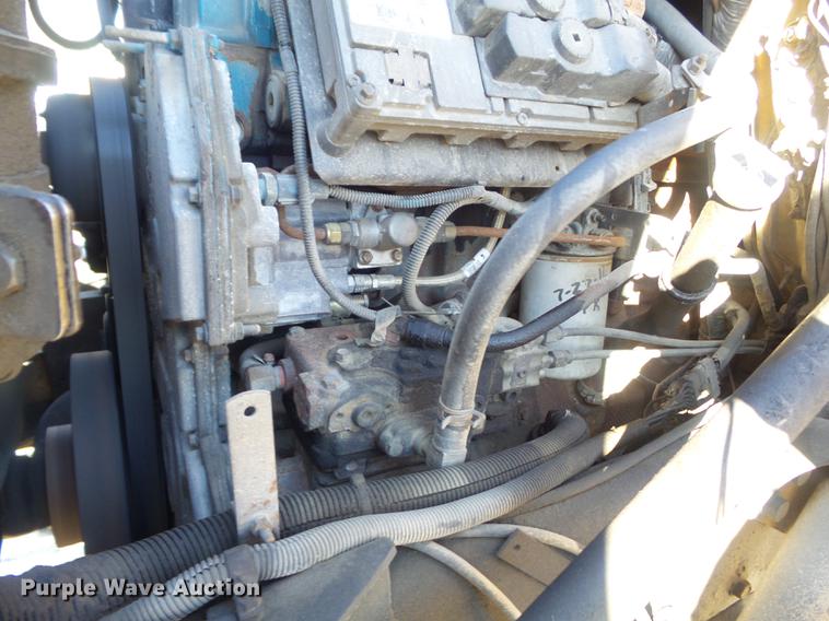 image for item DC7426 2001 International 4900 Crew Cab dump truck