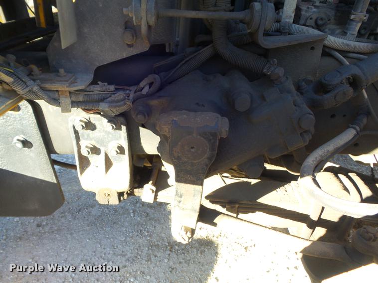 image for item DC7426 2001 International 4900 Crew Cab dump truck