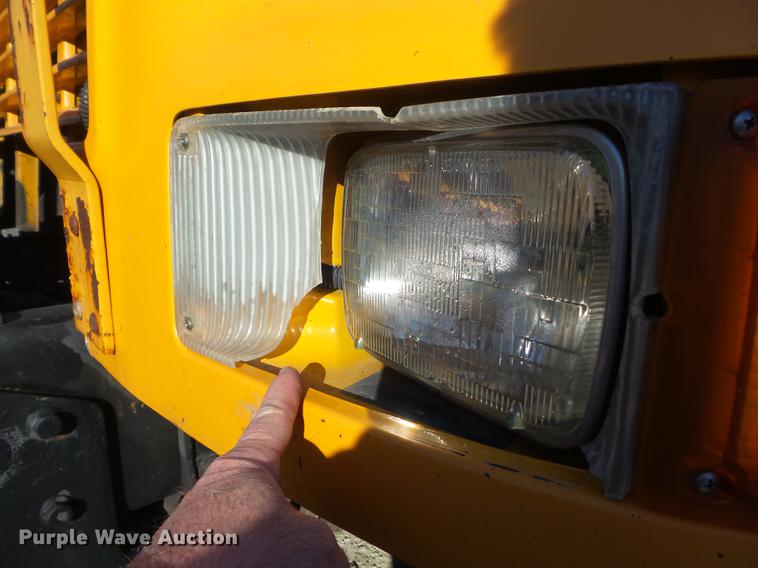 image for item DC7426 2001 International 4900 Crew Cab dump truck