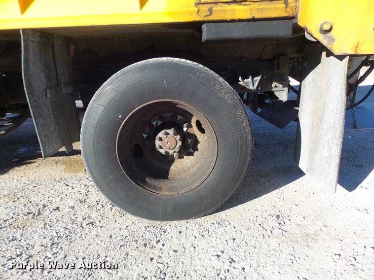 image for item DC7426 2001 International 4900 Crew Cab dump truck