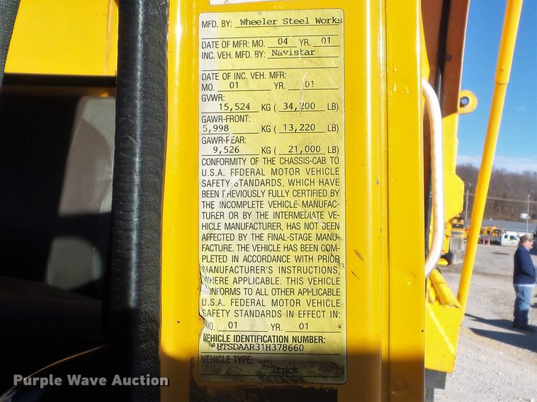 image for item DC7426 2001 International 4900 Crew Cab dump truck