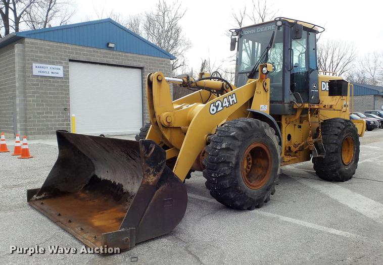 image for item DC7427 2003 John Deere 624H wheel loader
