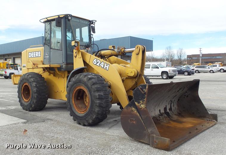 image for item DC7427 2003 John Deere 624H wheel loader