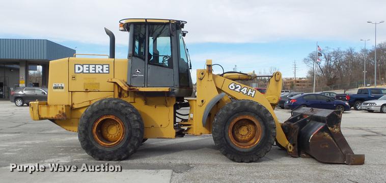 image for item DC7427 2003 John Deere 624H wheel loader