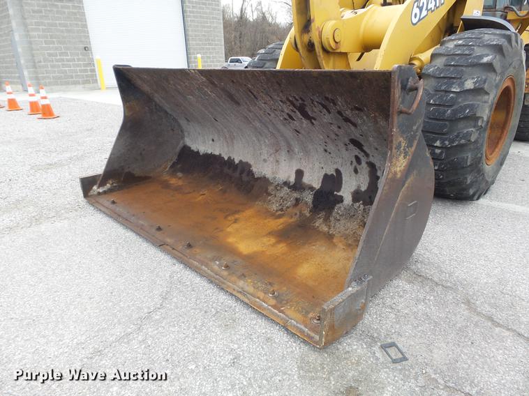 image for item DC7427 2003 John Deere 624H wheel loader
