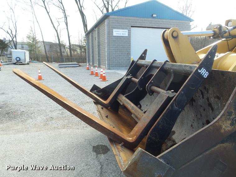 image for item DC7427 2003 John Deere 624H wheel loader