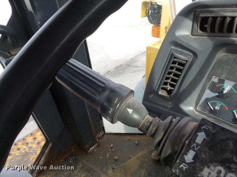 image for item DC7427 2003 John Deere 624H wheel loader