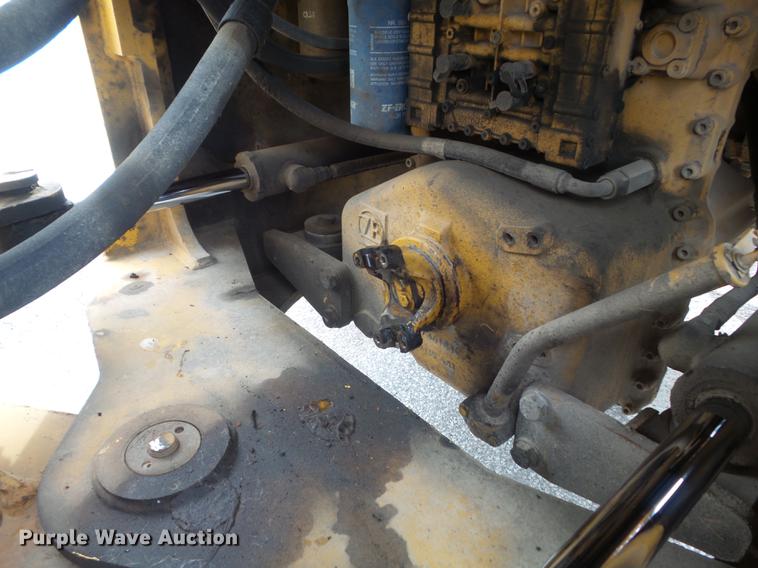 image for item DC7427 2003 John Deere 624H wheel loader