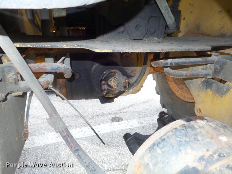 image for item DC7427 2003 John Deere 624H wheel loader