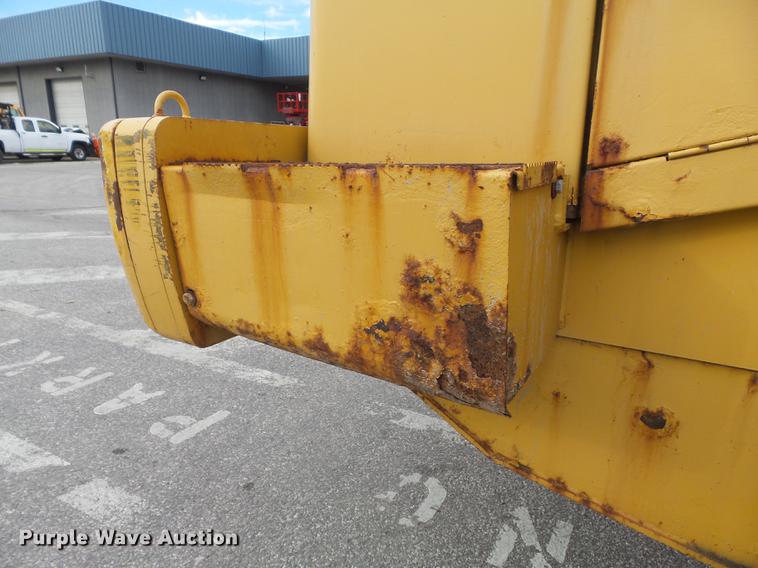 image for item DC7427 2003 John Deere 624H wheel loader