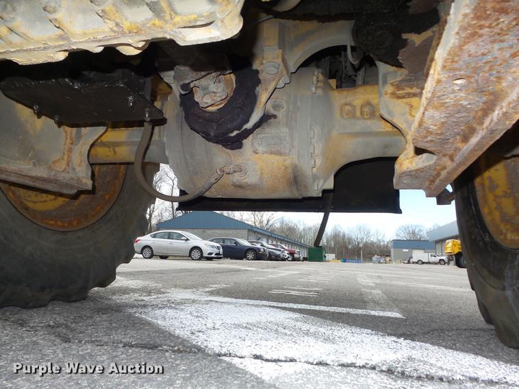 image for item DC7427 2003 John Deere 624H wheel loader